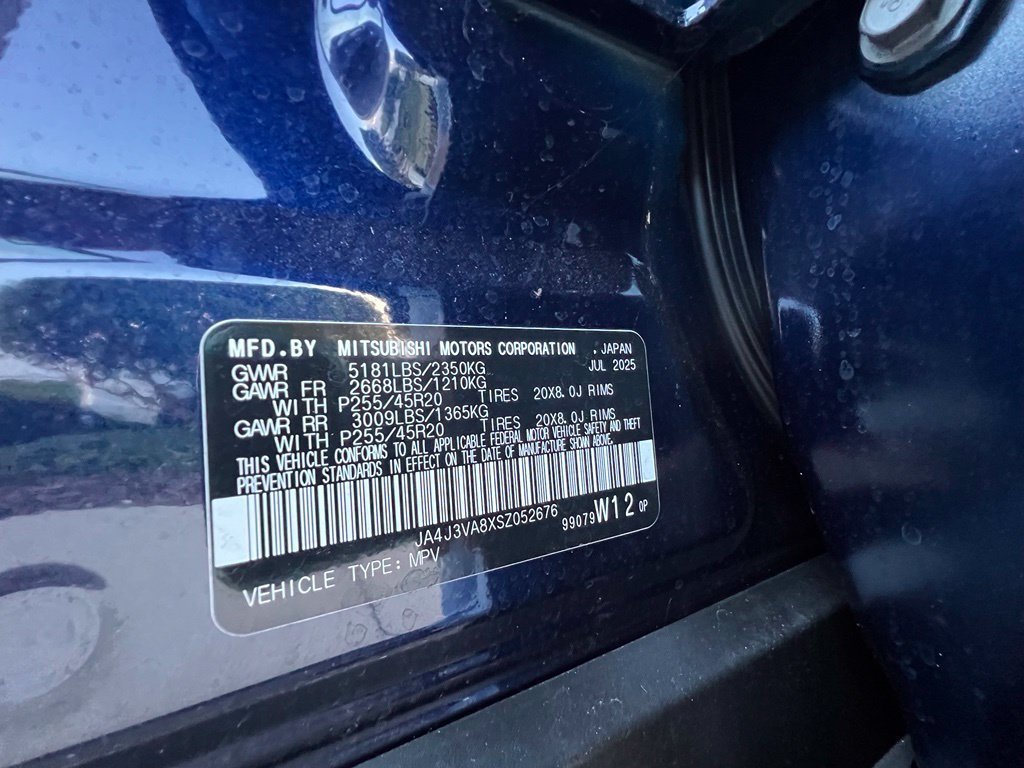 Used 2025  Mitsubishi SE image 8