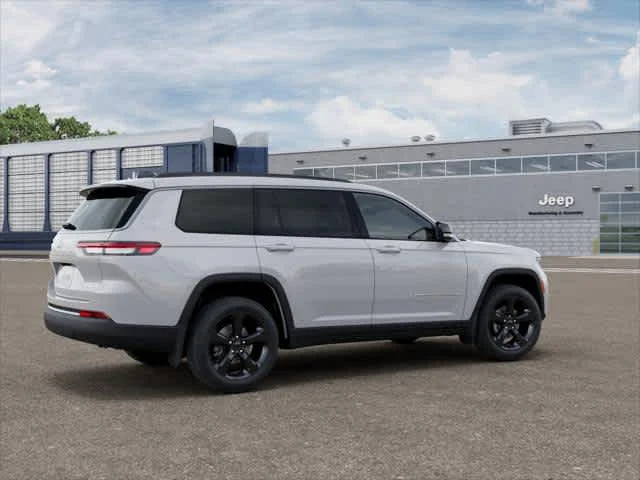New 2026 Bright White Clear-Coat Exterior Paint Jeep Limited image 12