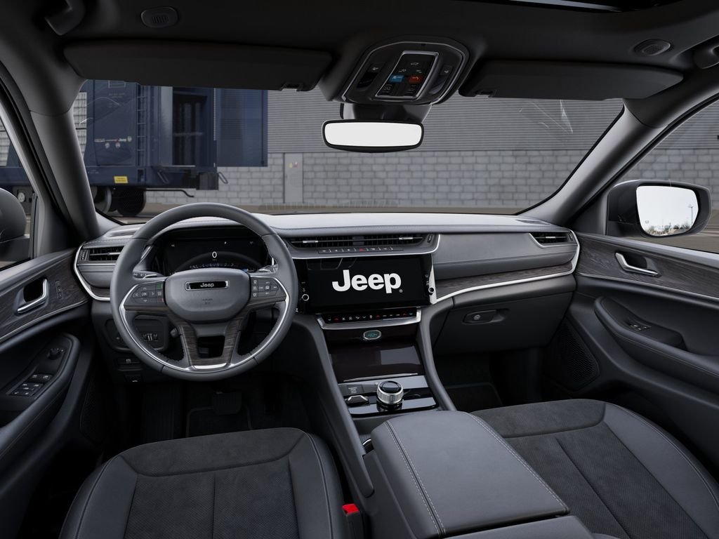 New 2026 Silver Zynith Exterior Paint Jeep Altitude image 14