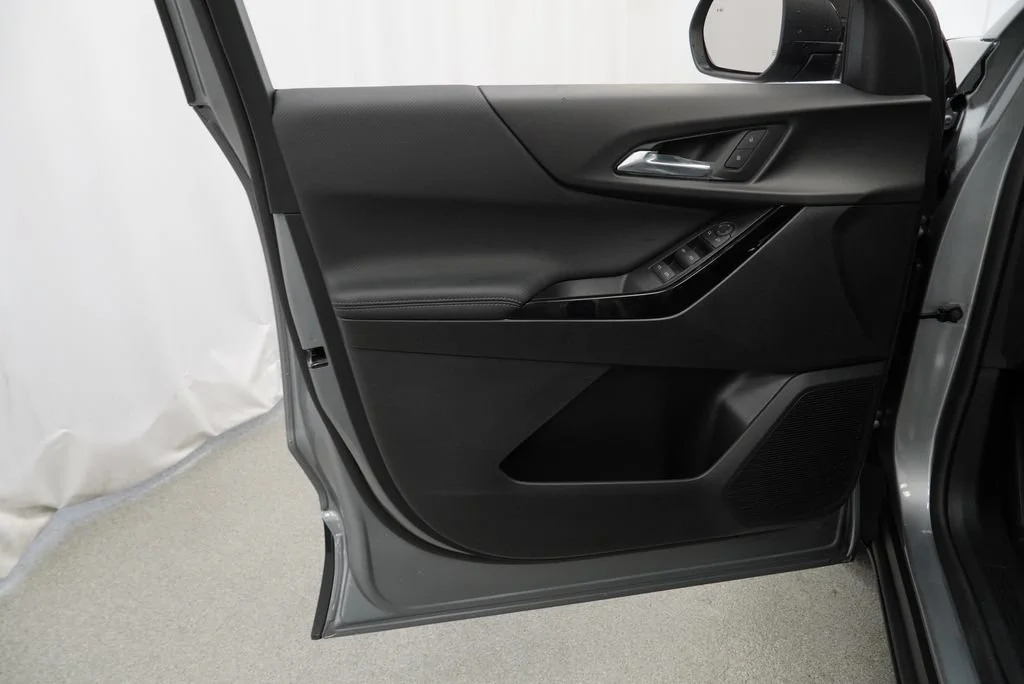 2027 Chevrolet Equinox LT - Photo 22