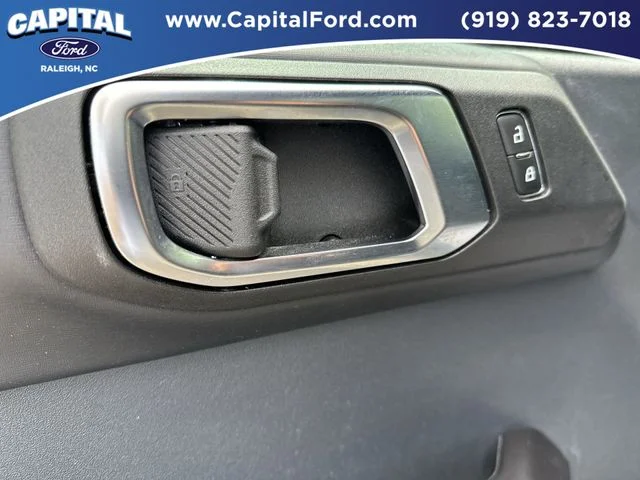 Used 2025 Beige Ford Badlands image 22
