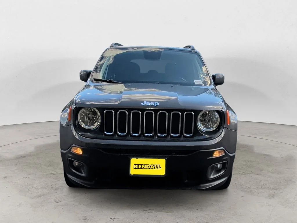 Used 2018 Gray Jeep Latitude image 8