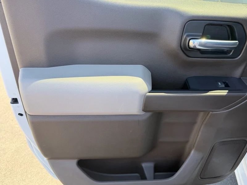 Used 2020 SUMMIT WHITE Chevrolet LT image 18