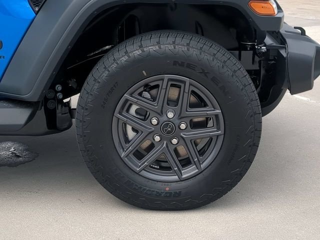 New 2027 Hydro Blue Pearl-Coat Paint Jeep  image 11