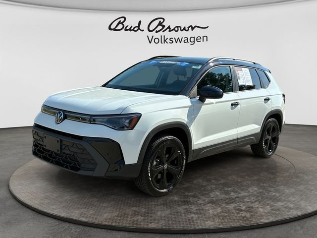 2025 Volkswagen Taos 1.5T SE Black
