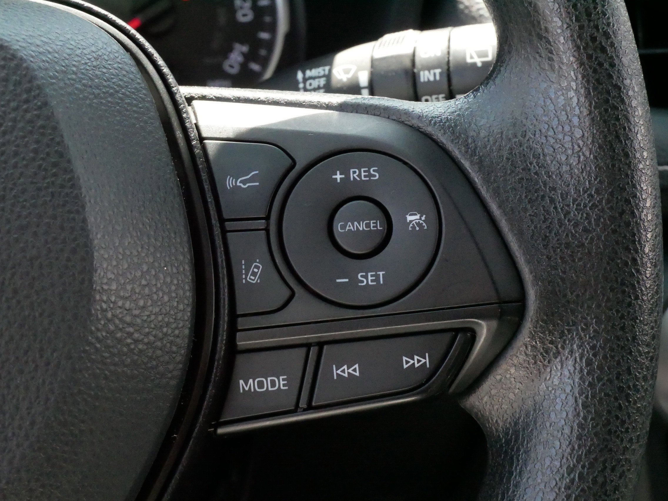 Used 2022 MAGNETIC GRAY M Toyota XLE image 24