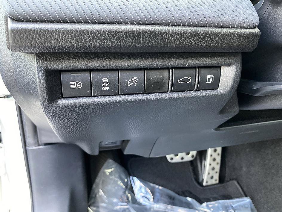 Used 2025 Ice Cap Toyota SE image 24