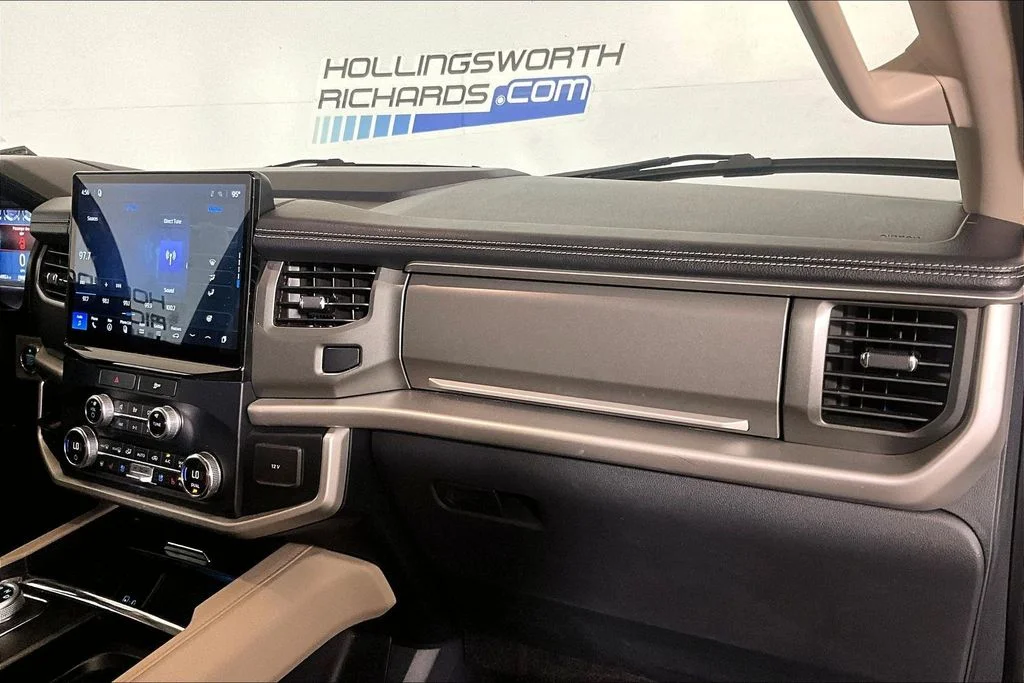 Used 2023 White Metallic Ford XLT image 12