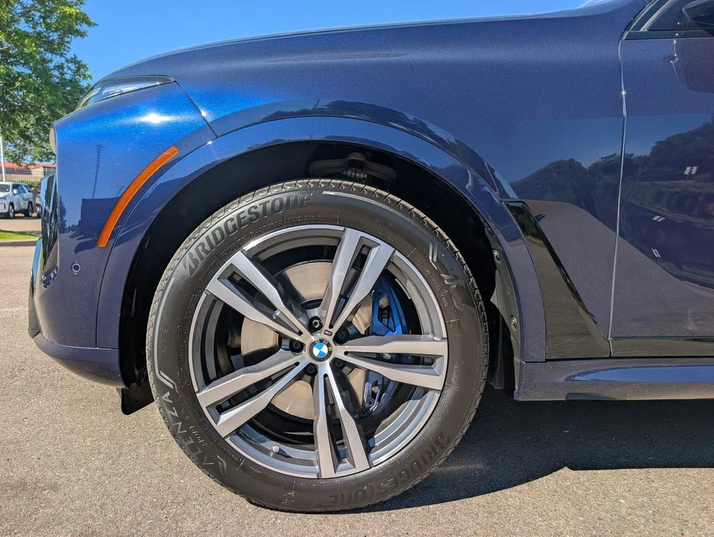 Used 2025 Blue BMW xDrive40i image 11