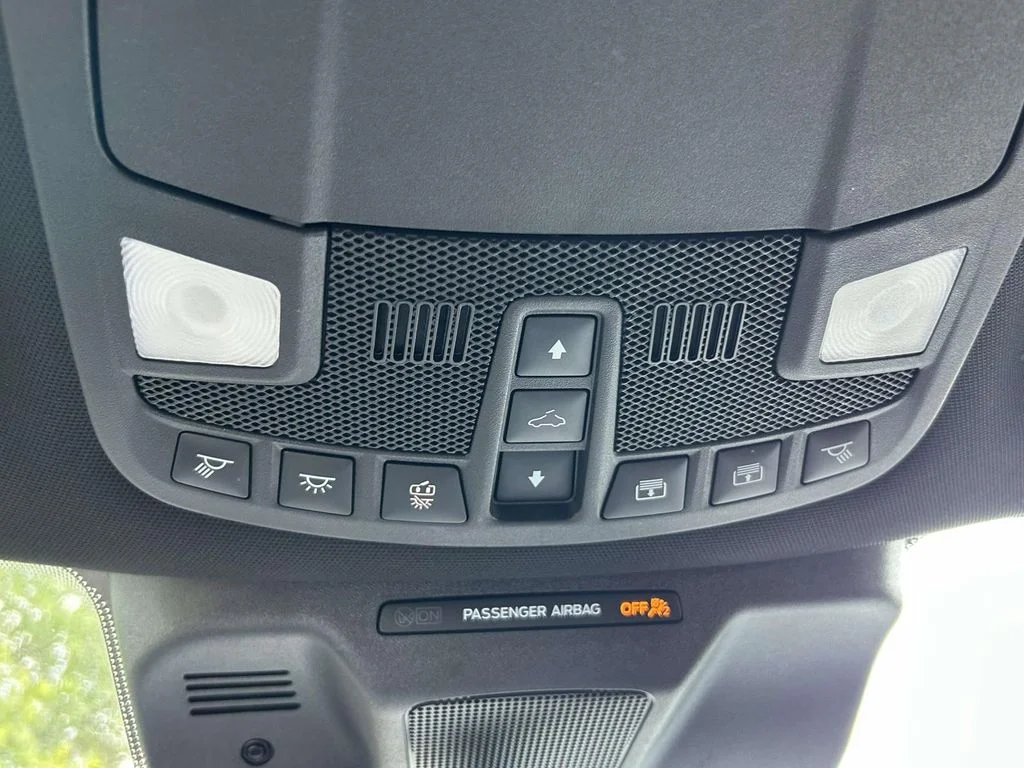 Used 2024 Black Ford Limited image 18