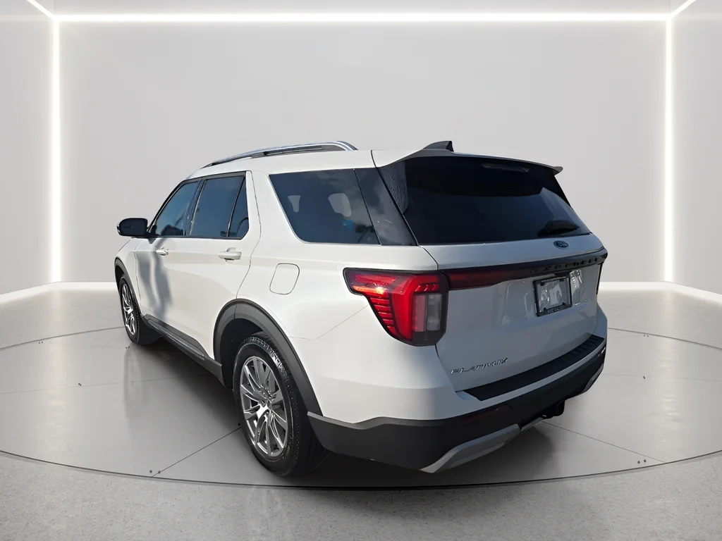 New 2026 Star White Metallic Tri-Coat Ford Platinum™ image 7