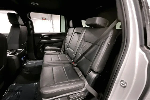 2025 Chevrolet Suburban Z71 - Photo 25