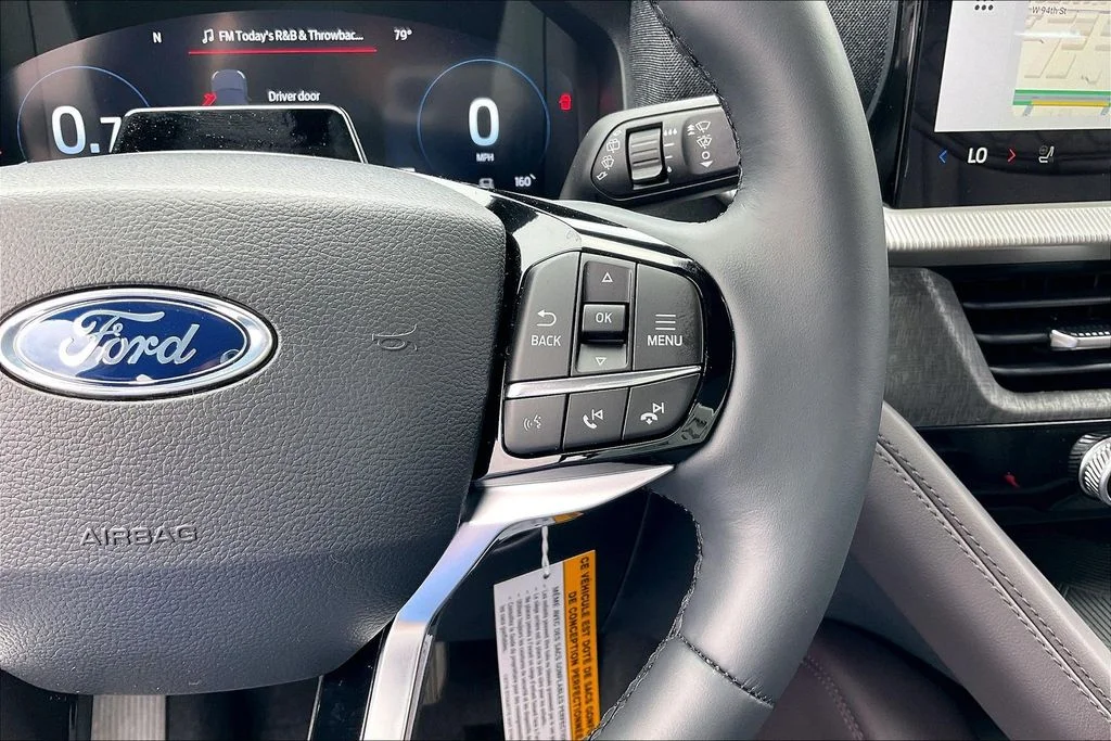 New 2026 Star White Metallic Tri-Coat Ford Platinum™ image 18