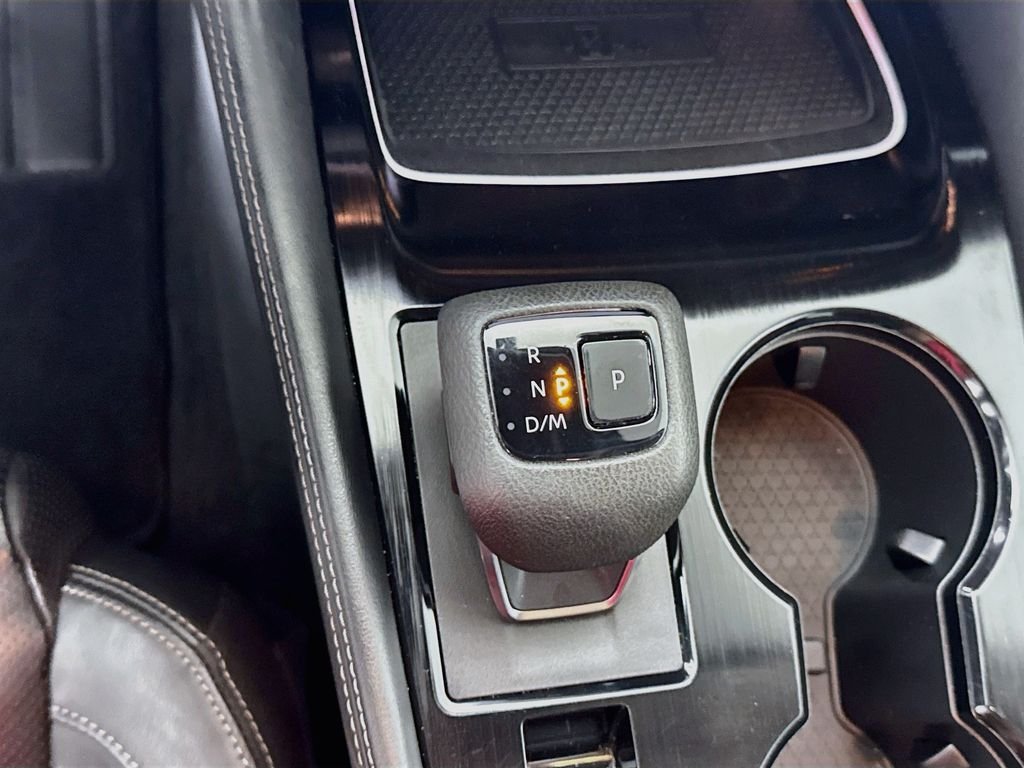 Used 2021 Super Black Nissan Platinum image 18
