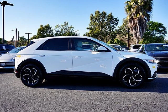 Used 2022 White Hyundai SEL image 7