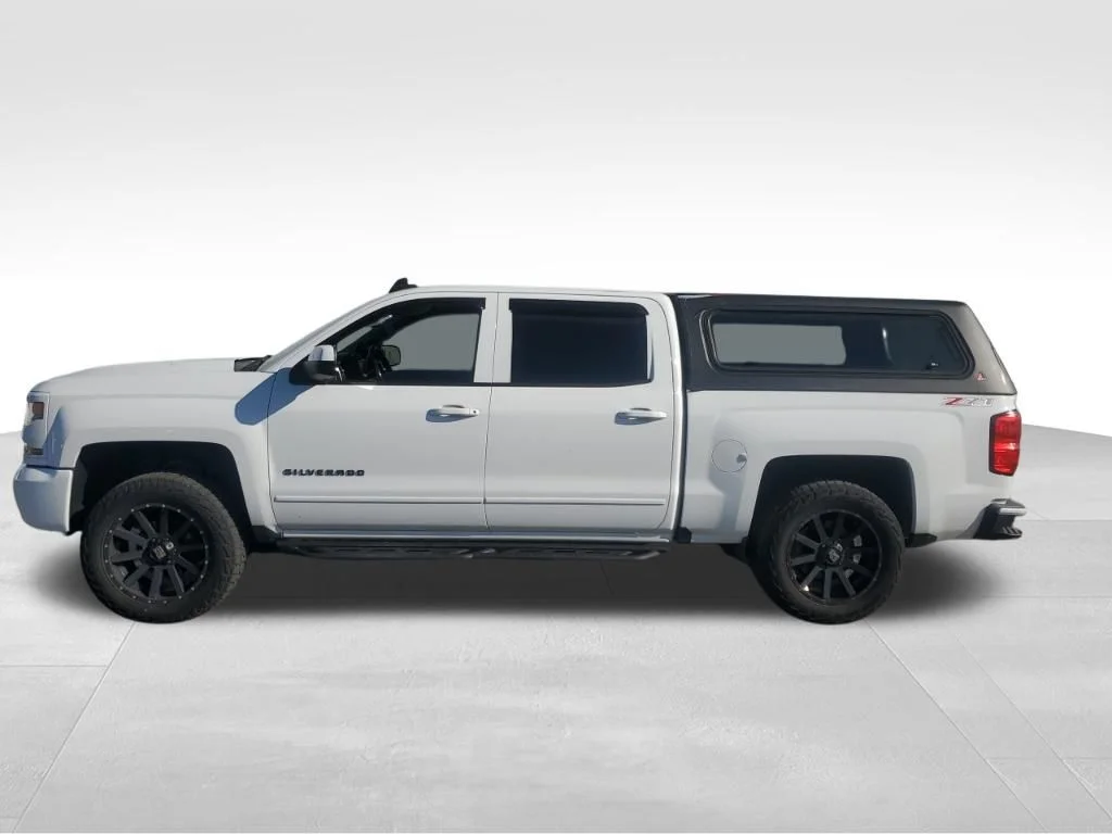 Used 2017 White Chevrolet LT image 2