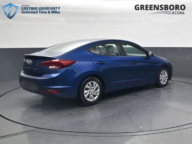 Used 2020 Blue Hyundai SE image 5