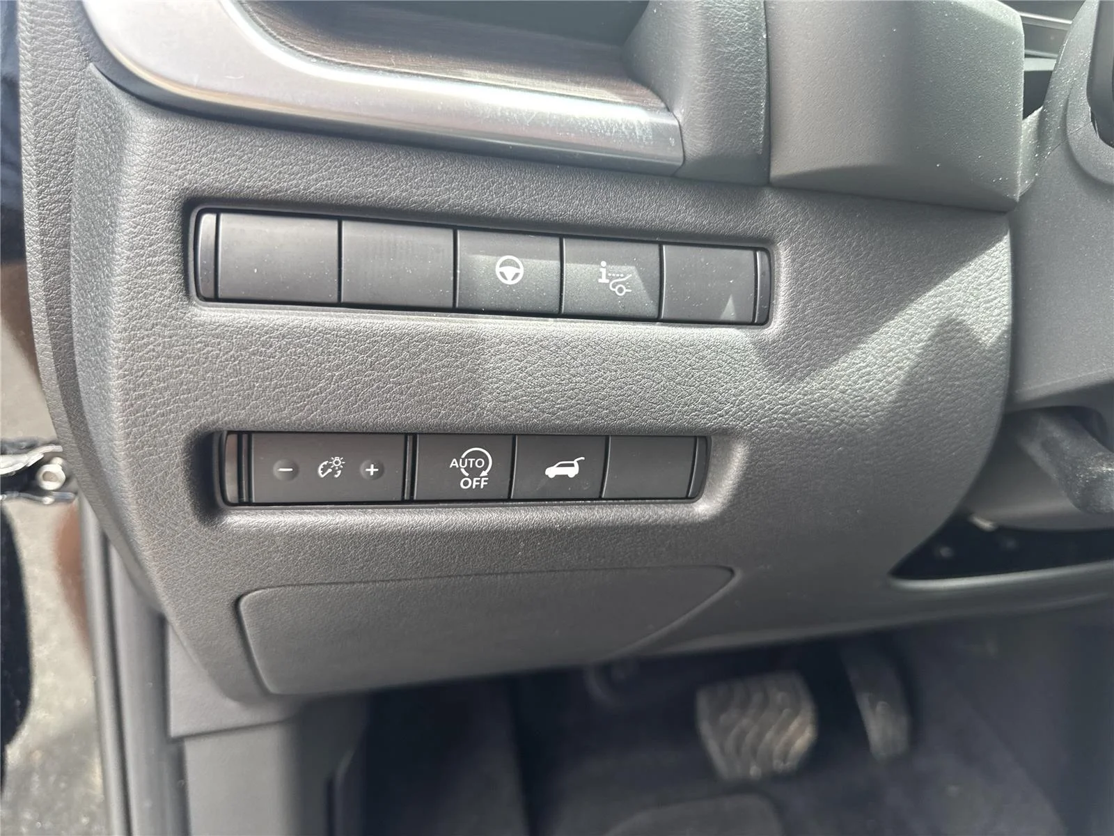 Used 2026 Super Black Nissan Platinum image 19