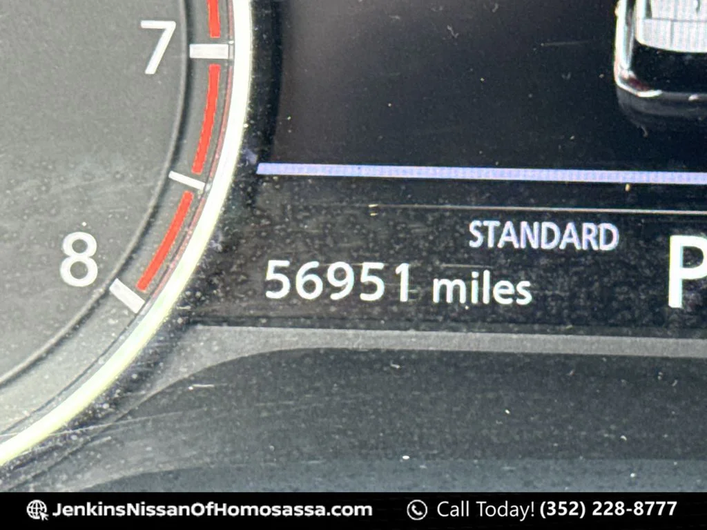 Used 2021 Blue Nissan SV image 47