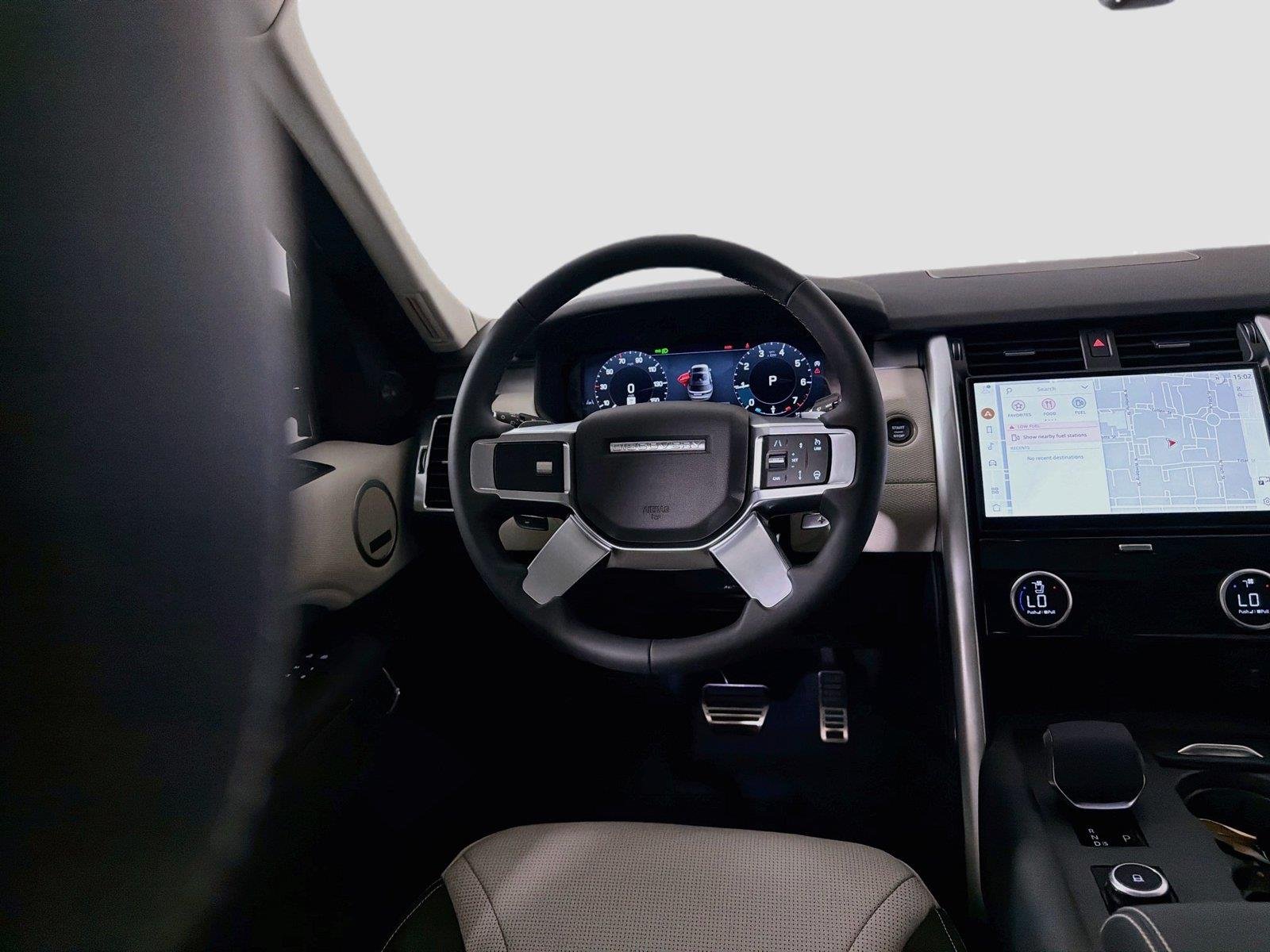 New 2026 Santorini Black Land Rover Dynamic SE image 23