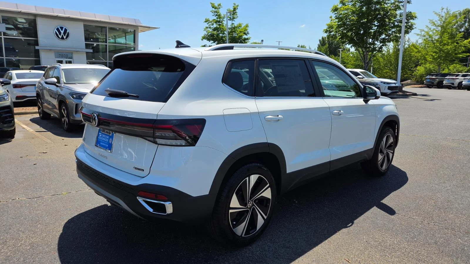 New 2026 Pure White Volkswagen SE image 5