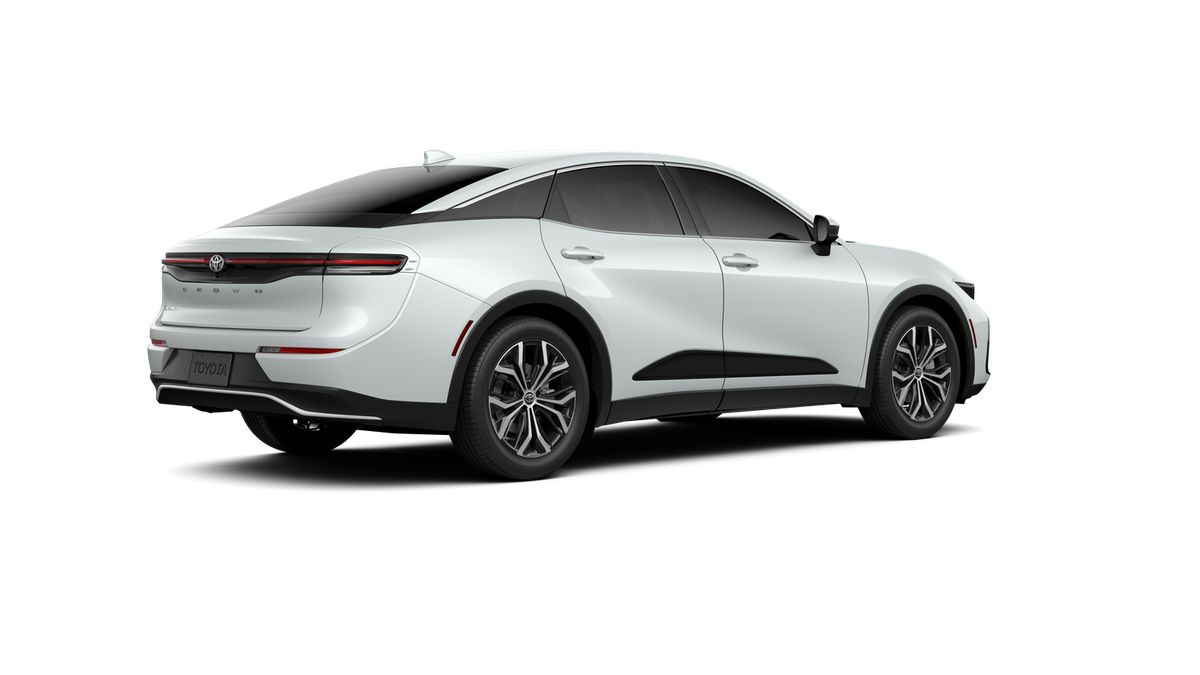 New 2026 Oxygen White Toyota XLE image 32
