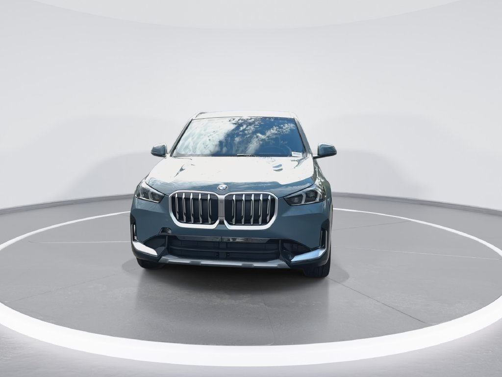 New 2027 Green Metallic BMW xDrive28i image 3