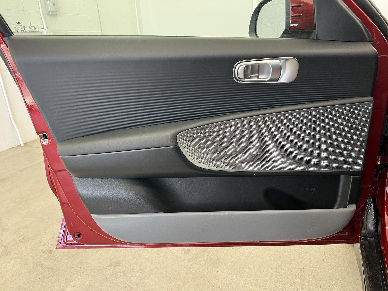 Used 2025 Ultimate Red Hyundai SEL image 11