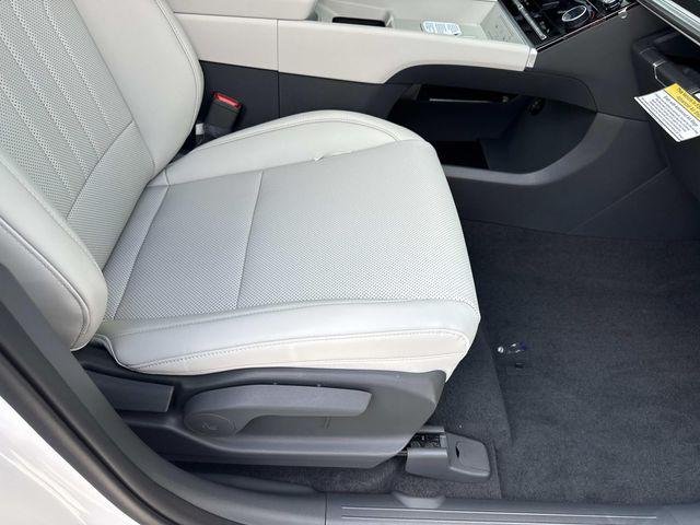 New 2027 White Hyundai SEL image 15