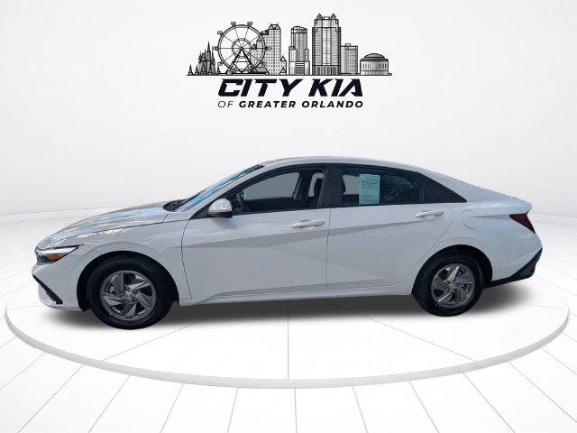 Used 2026 White Hyundai SE image 3