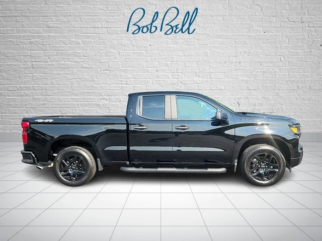 Used 2023 Black Chevrolet Custom image 7
