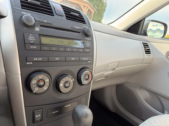 Used 2009 Black Sand Pearl Toyota LE image 16