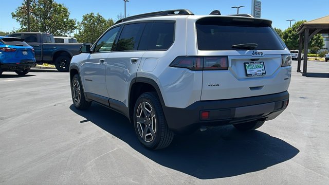 New 2026 Silver Zynith Clearcoat Jeep Limited image 5