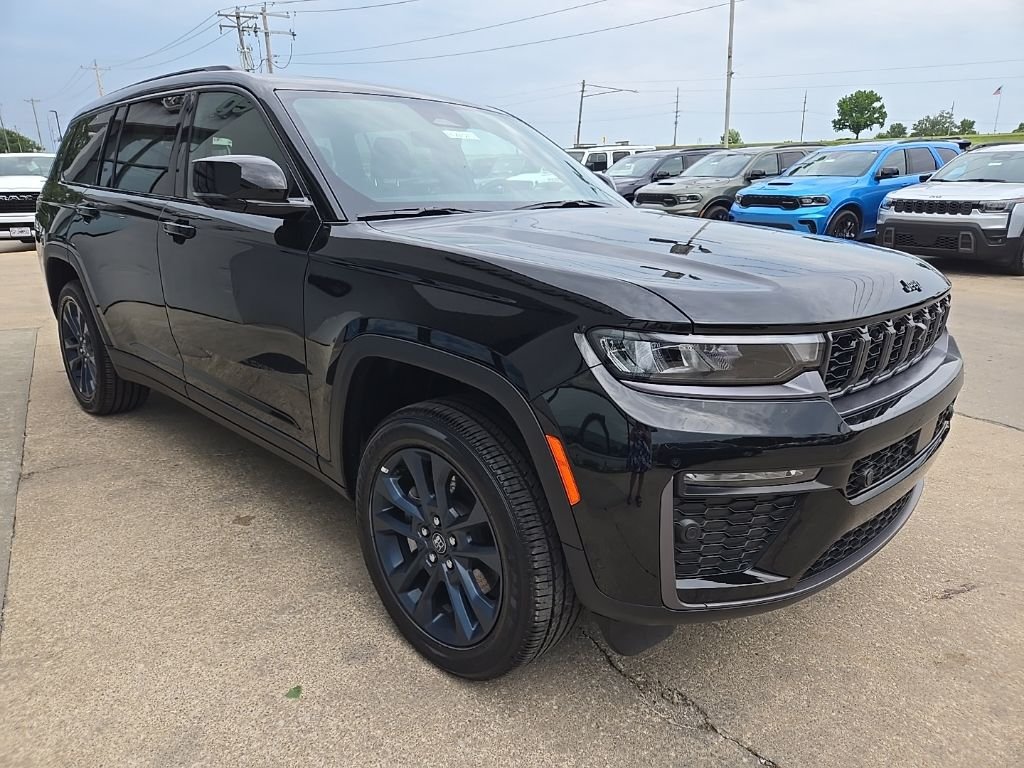 New 2026 Diamond Black Crystal Pearl-Coat Exterior Paint Jeep  image 14
