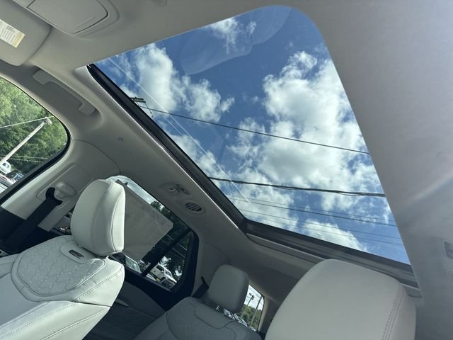 New 2026 Rapid Red Metallic Tinted Clearcoat Ford Platinum™ image 18