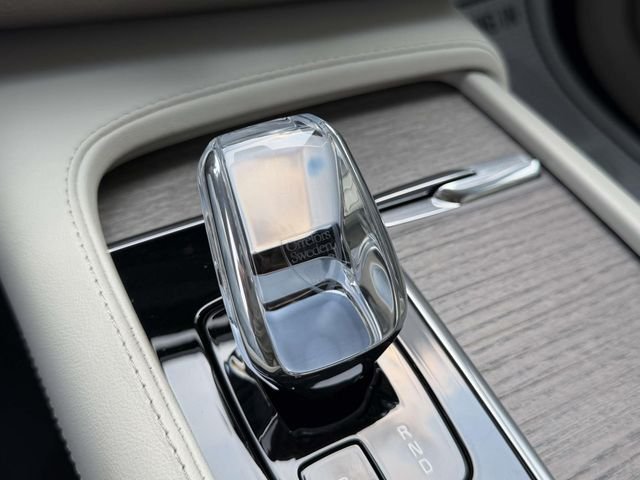 Used 2024 White Volvo Ultimate image 31