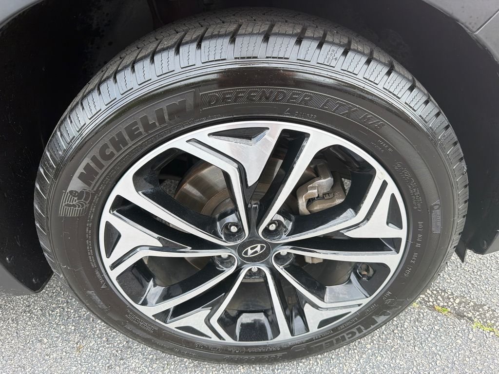 Used 2019 Red Hyundai Ultimate image 12