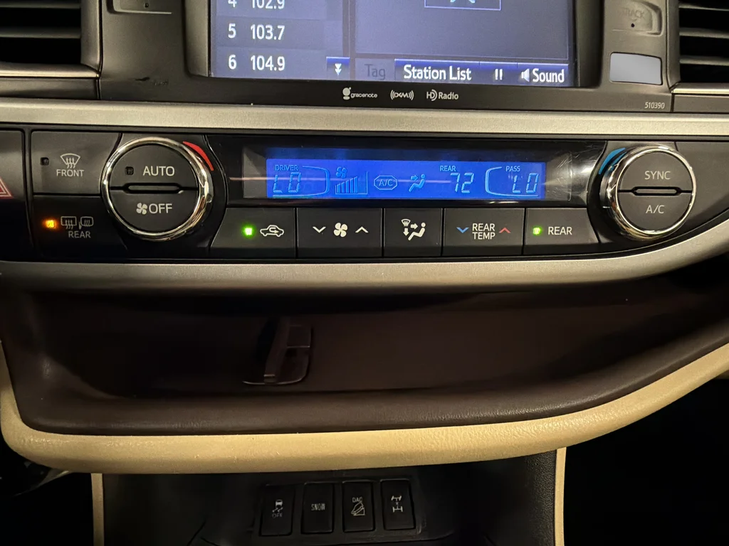 Used 2019 Red Toyota XLE image 20