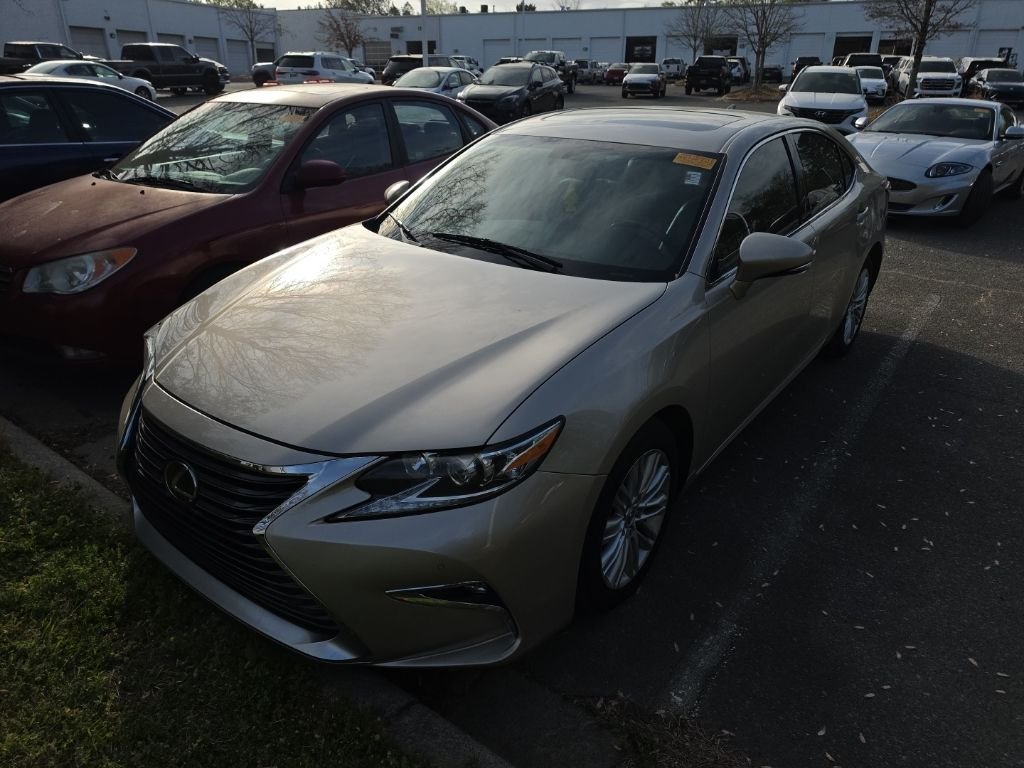 2016 Lexus ES