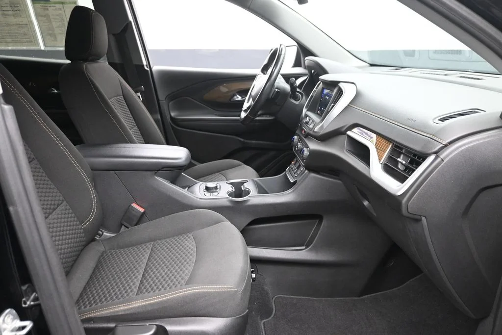 Used 2020 Black GMC SLE image 9