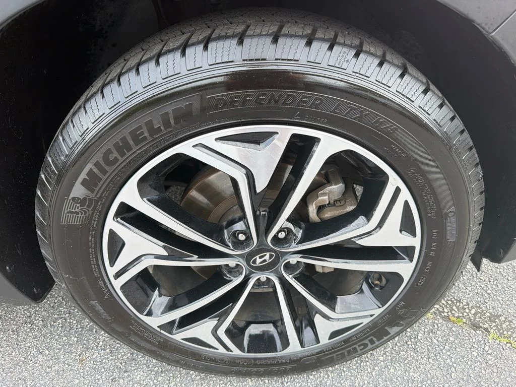 Used 2019 Red Hyundai Ultimate image 12