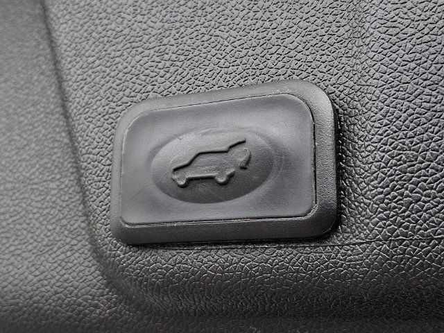 Used 2014 Silver Buick Premium Group image 32
