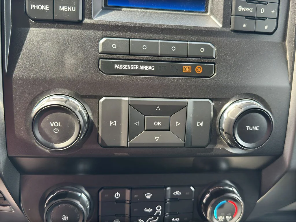 Used 2019 Oxford White Ford XLT image 16