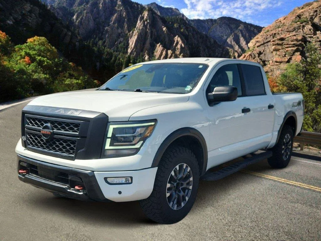 Used 2021 Glacier White Nissan PRO-4X image 5