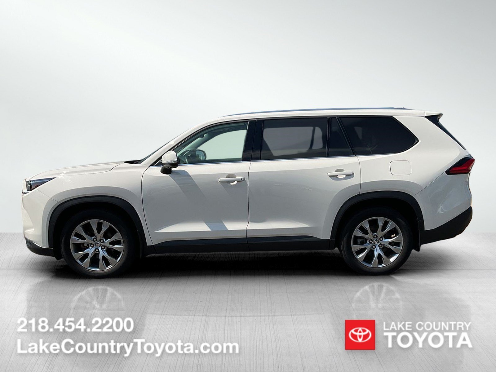 Used 2024 Toyota Grand Highlander Limited with VIN 5TDAAAB5XRS059227 for sale in Brainerd, Minnesota