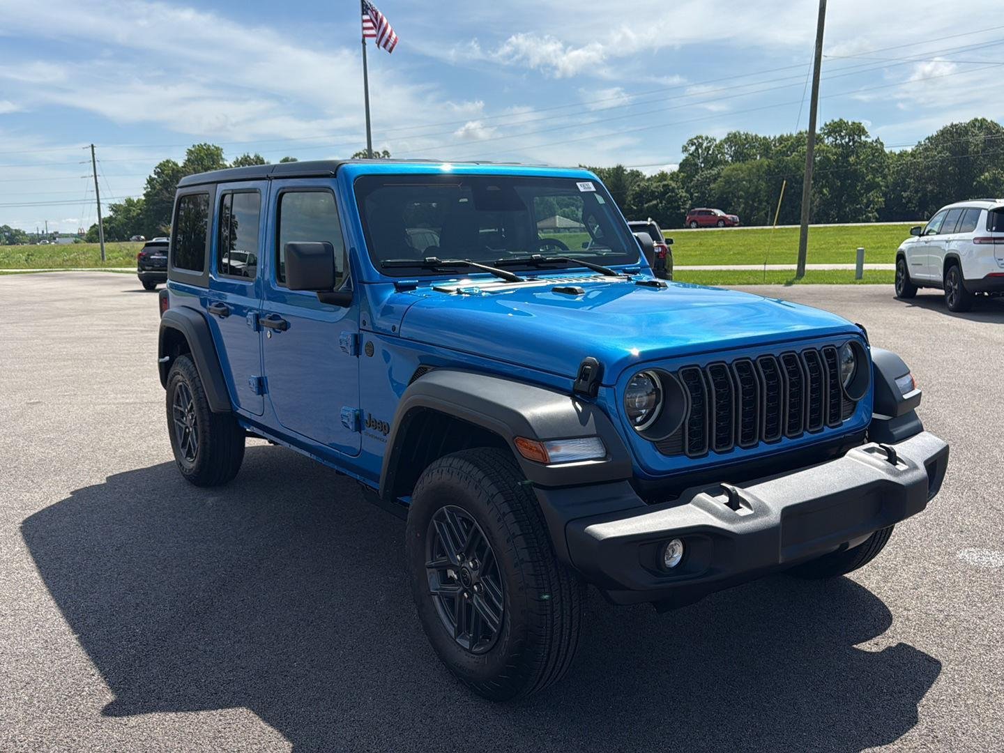 New 2026 Hydro Blue Pearl-Coat Exterior Paint Jeep Sport S image 2