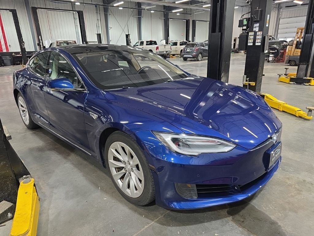 Used 2016 Tesla Model S 60 with VIN 5YJSA1E16GF158495 for sale in Kansas City