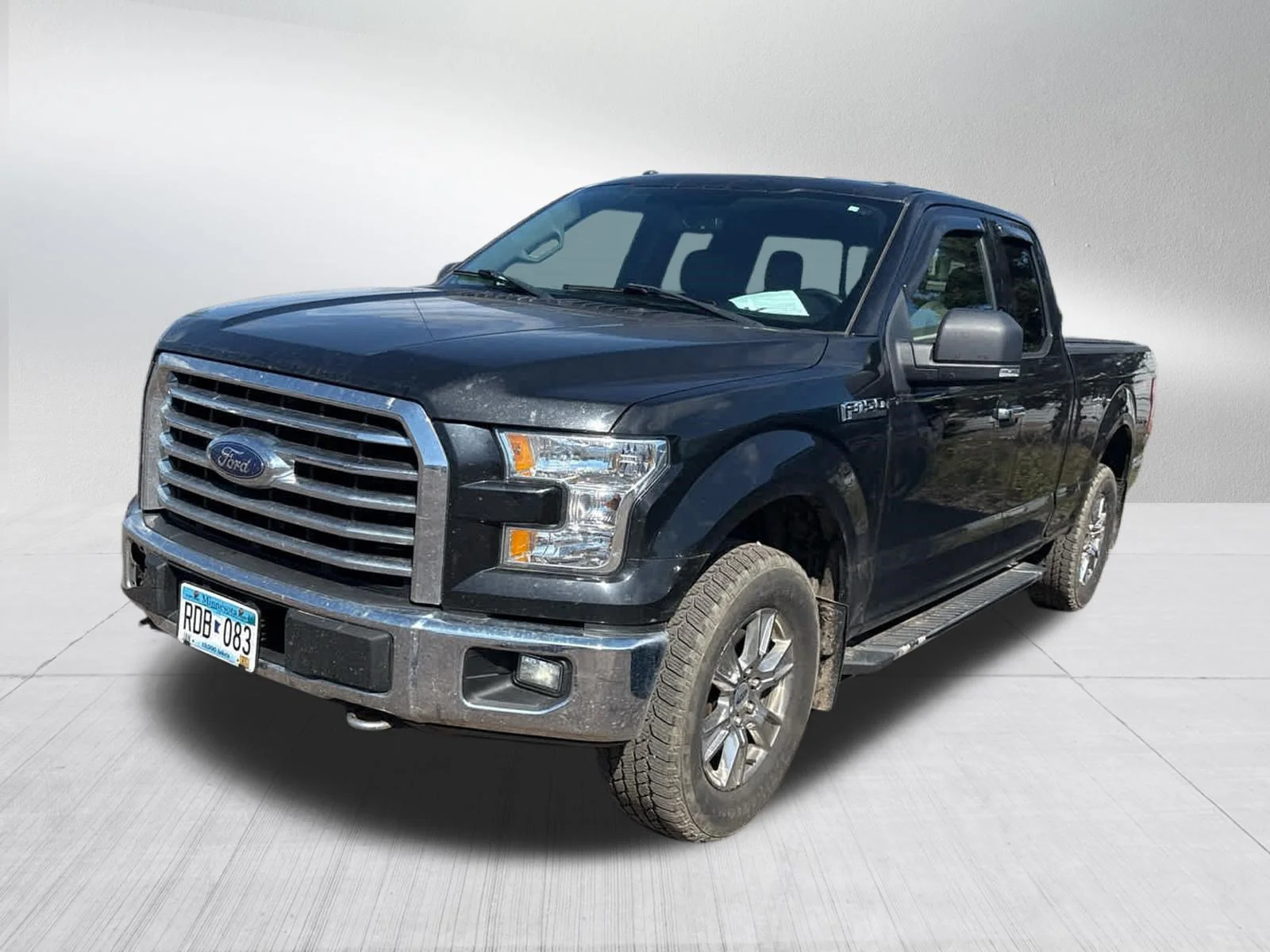 Used 2015 Tuxedo Black Metallic Ford Lariat image 2