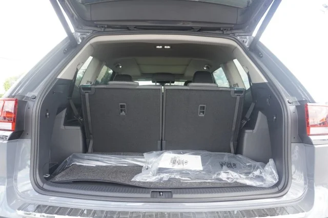 New 2026 Pure Gray Volkswagen 2.0T SE w/Technology image 9