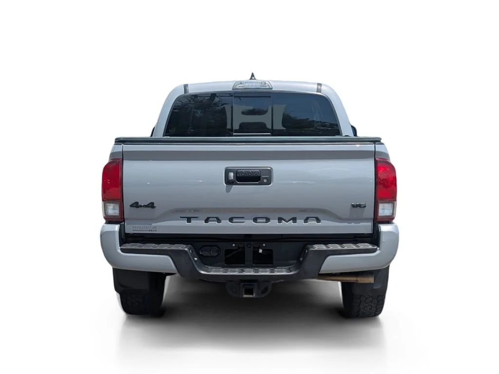 Used 2019 Black Toyota SR5 image 8